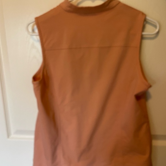 CHICOS Womens weekend vest size 0 (6/8 small) light peach. - Picture 4 of 5